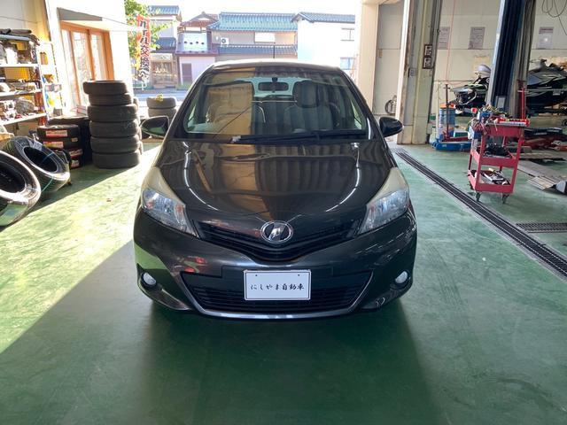 TOYOTA VITZ 2012